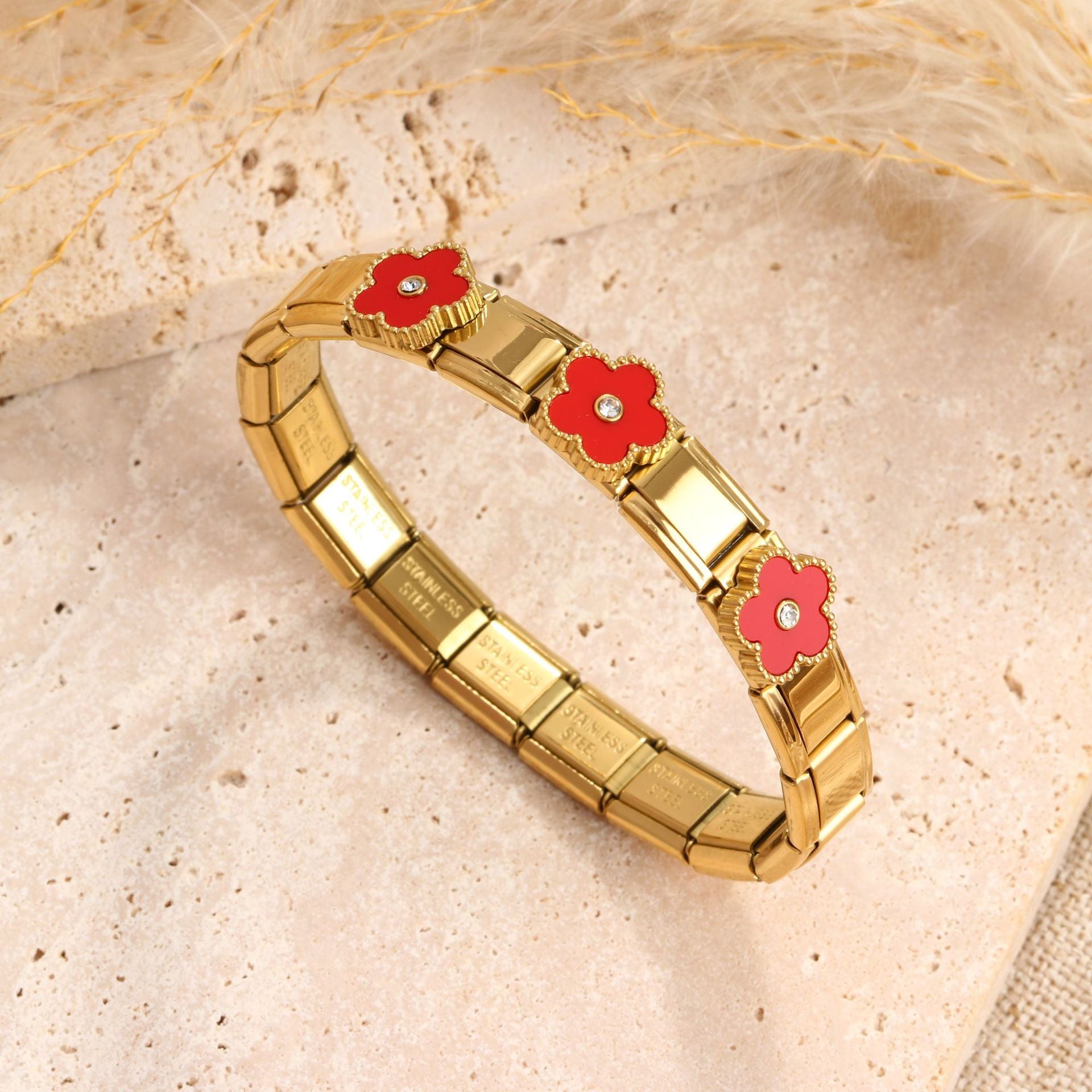 CSZ fashion flower stainless steel bracelet female three-dimensional fritillary four-leaf clover titanium steel bracelet
