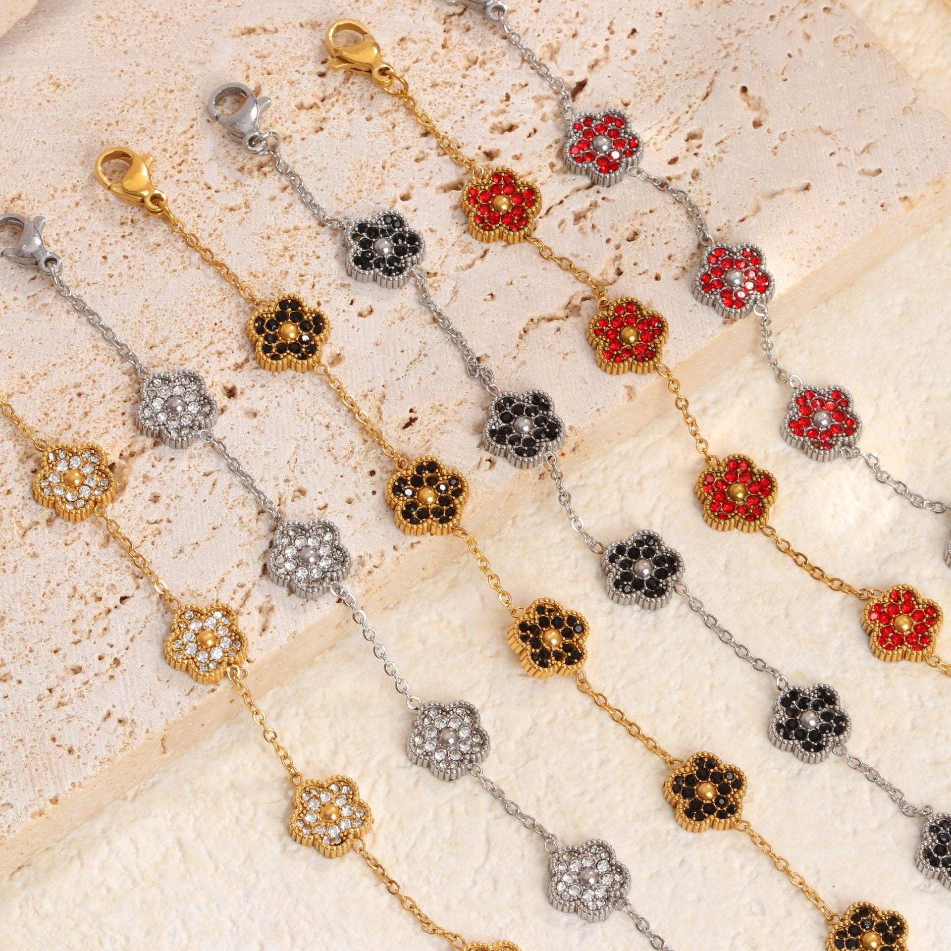 CSL five-leaf flower diamond bracelet titanium steel plated 18k furnace gold bracelet does not fade color niche