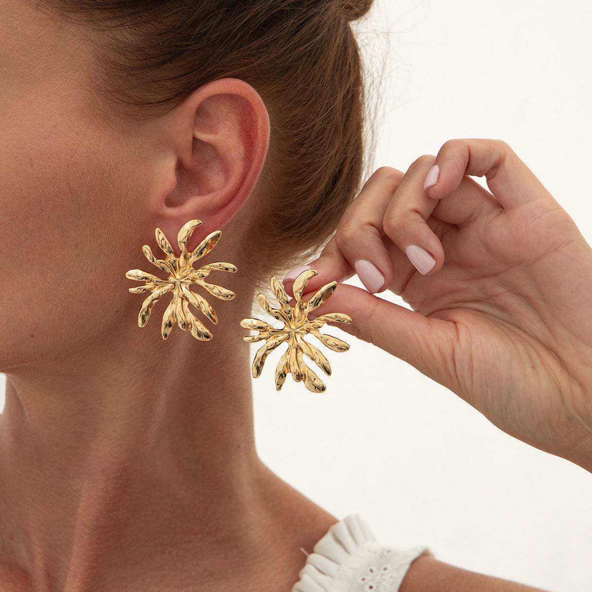 CED wind liquid metal pleated flower stud earrings, design sense leaf petal earrings - WhosaleJewelry